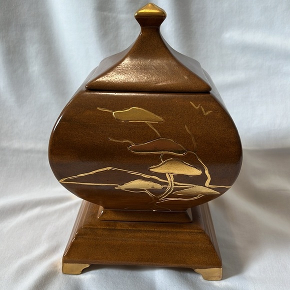 Vintage 1958 Ceramic Urn with Painted Gold Bonsai Trees - Picture 3 of 11